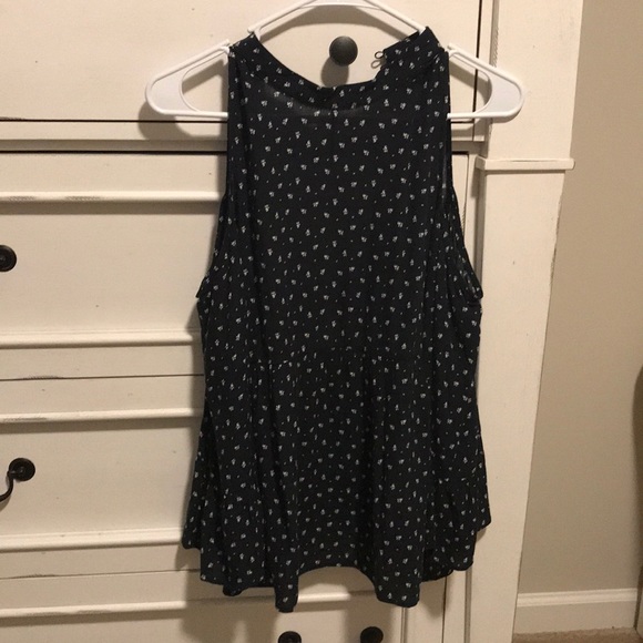 AMERICAN EAGLE cold shoulder top - Picture 1 of 5